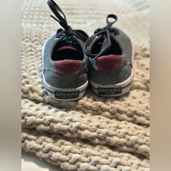 Sperry Gray and Red Sneakers Casual Low-Top - Picture 3 of 6